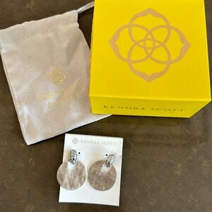Kendra scott silver earrings. Worn once.